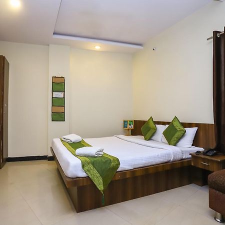 Hotel Ashoka Palace Ujjain Eksteriør billede