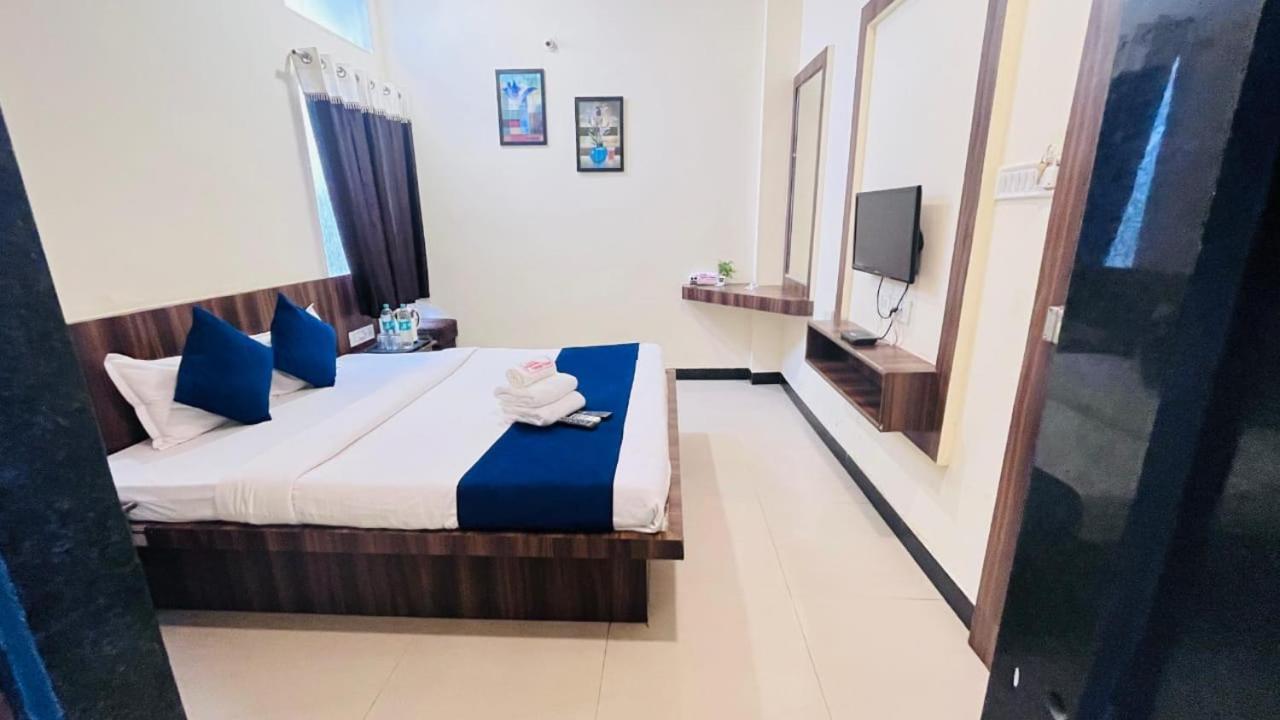 Hotel Ashoka Palace Ujjain Eksteriør billede