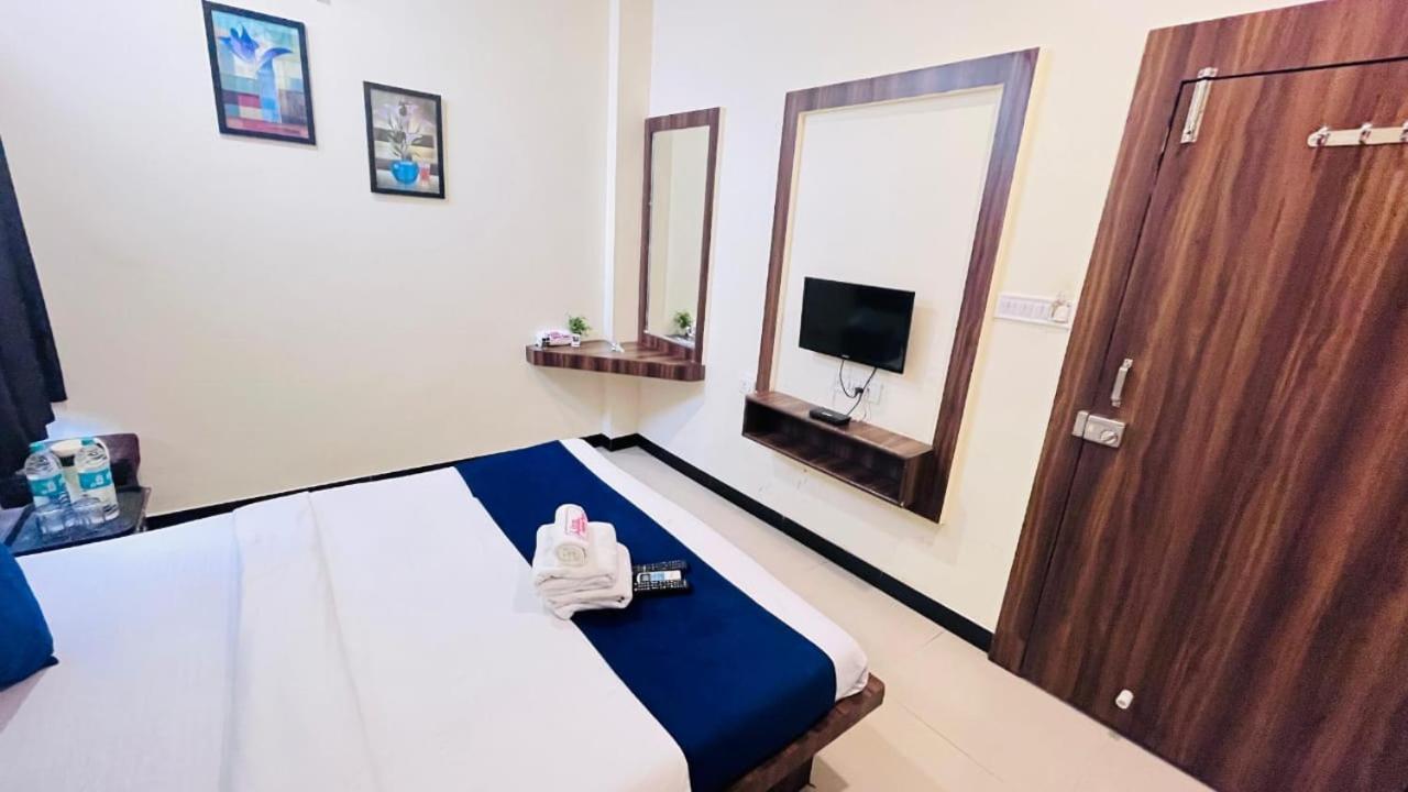 Hotel Ashoka Palace Ujjain Eksteriør billede