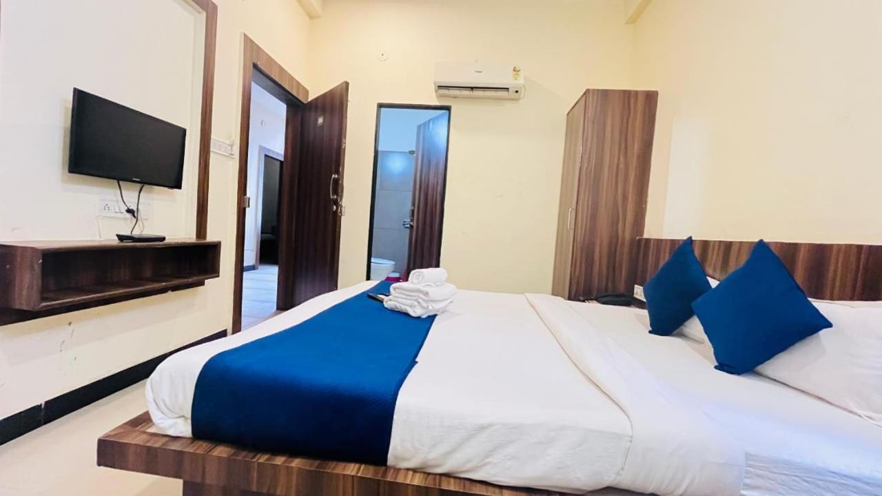 Hotel Ashoka Palace Ujjain Eksteriør billede