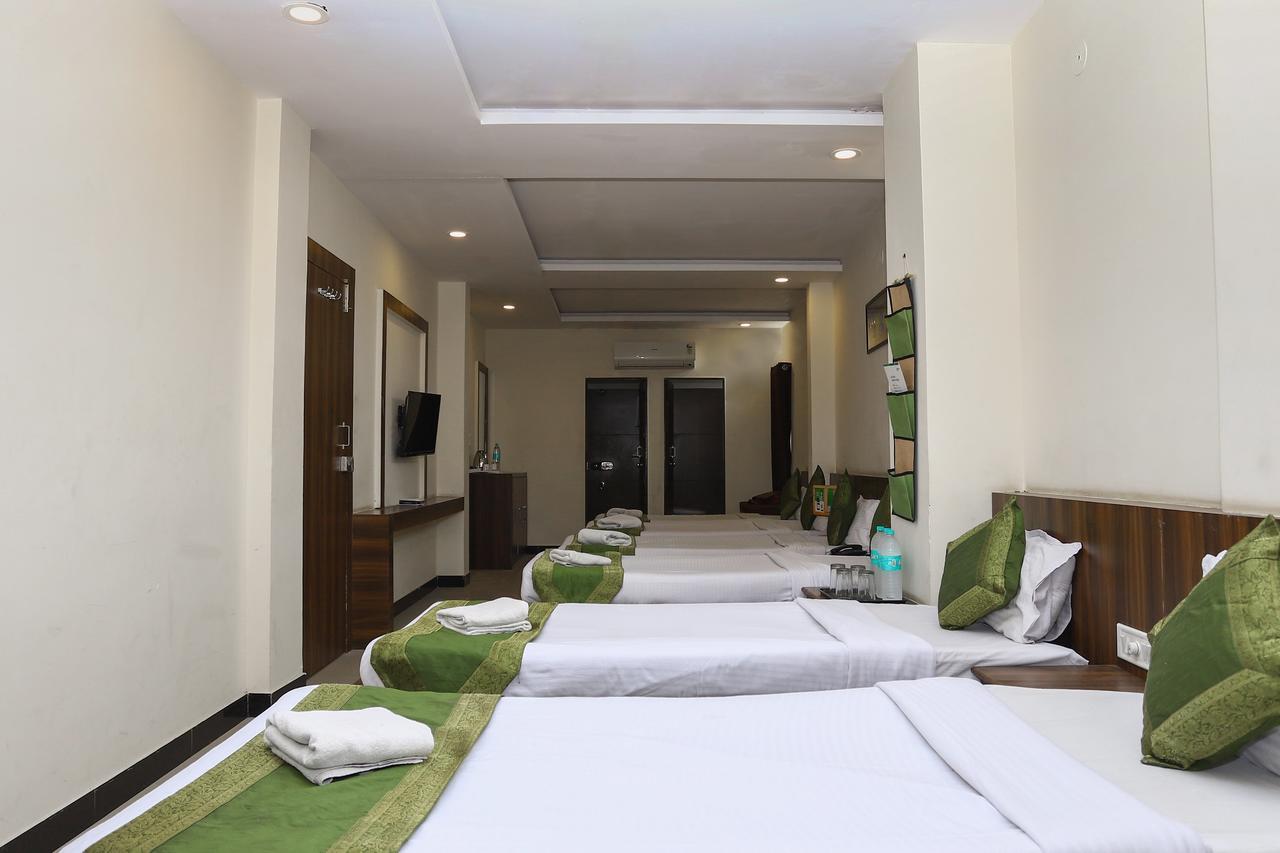 Hotel Ashoka Palace Ujjain Eksteriør billede