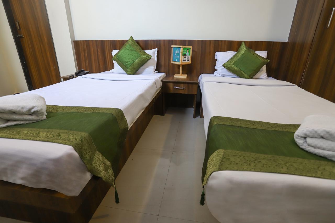 Hotel Ashoka Palace Ujjain Eksteriør billede