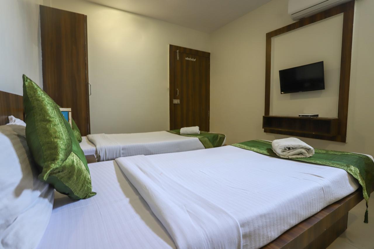 Hotel Ashoka Palace Ujjain Eksteriør billede